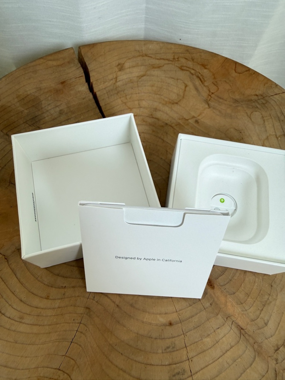 Apple AirPods Pro (1st Gen) Wireless Charging Case White Authentic A2083 A2084 - Picture 13 of 16